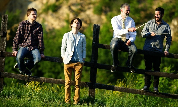 anton_vezuv_promo2014_fence_700.jpg